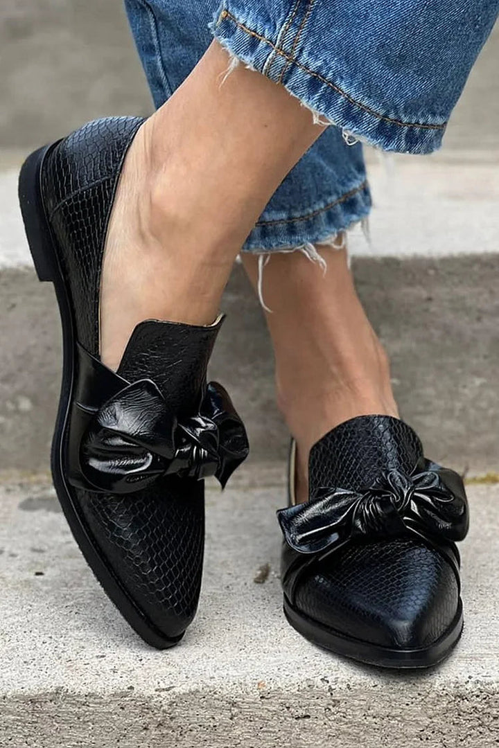 Giselle | Black Loafer with Elegant Bow