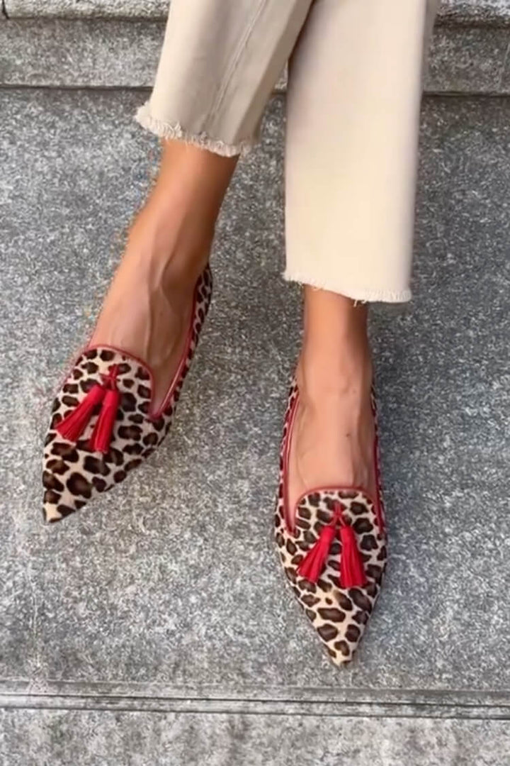 Daria | Pointed Loafer with Crimson Tassels