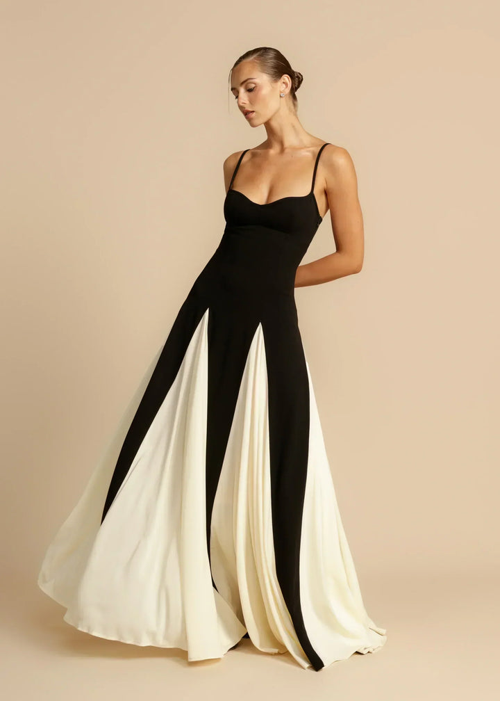 Clara | Elegant Ruffled Maxi Dress