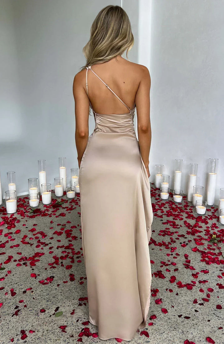 Liora | Graceful Maxi Dress