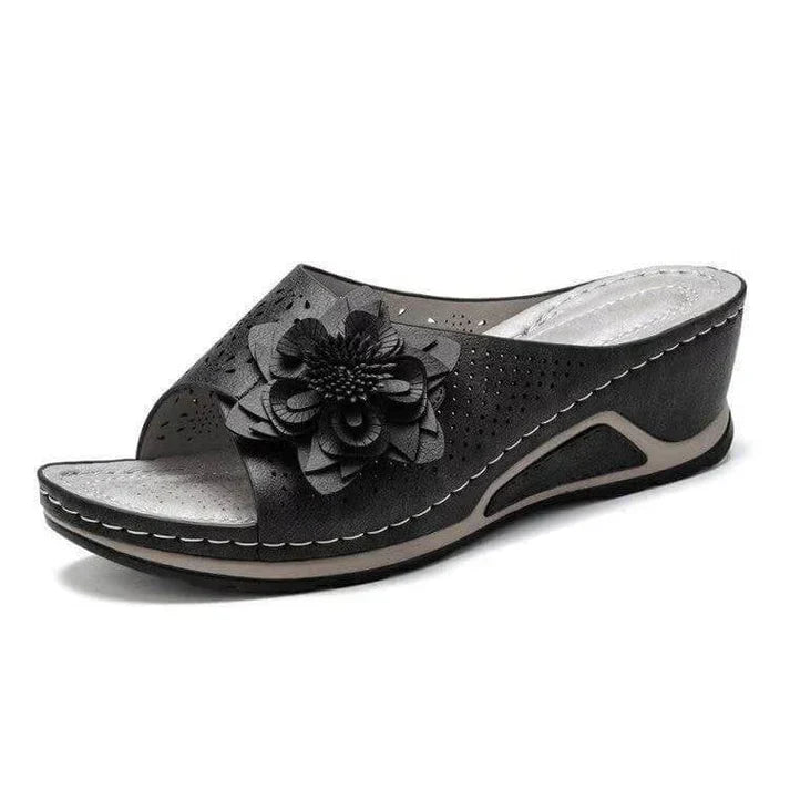 Orthopedic soft leather sandals with arch support