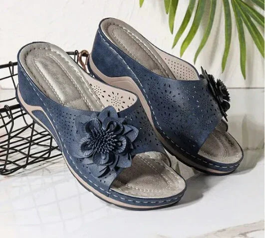 Orthopedic soft leather sandals with arch support