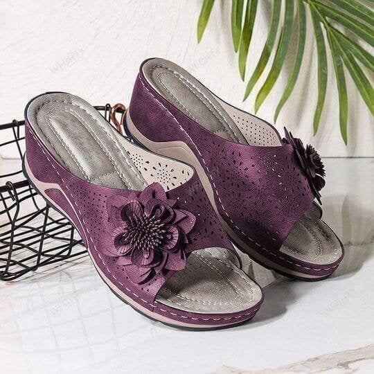 Orthopedic soft leather sandals with arch support