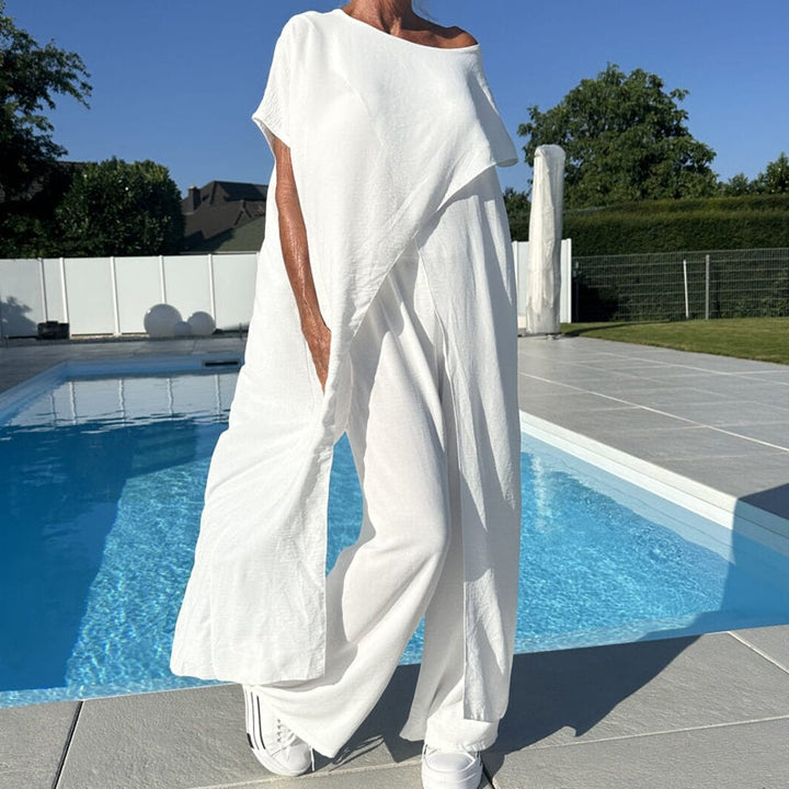 Top and trousers in solid color with off-the-shoulder design