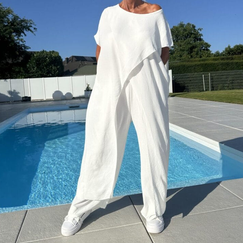 Top and trousers in solid color with off-the-shoulder design