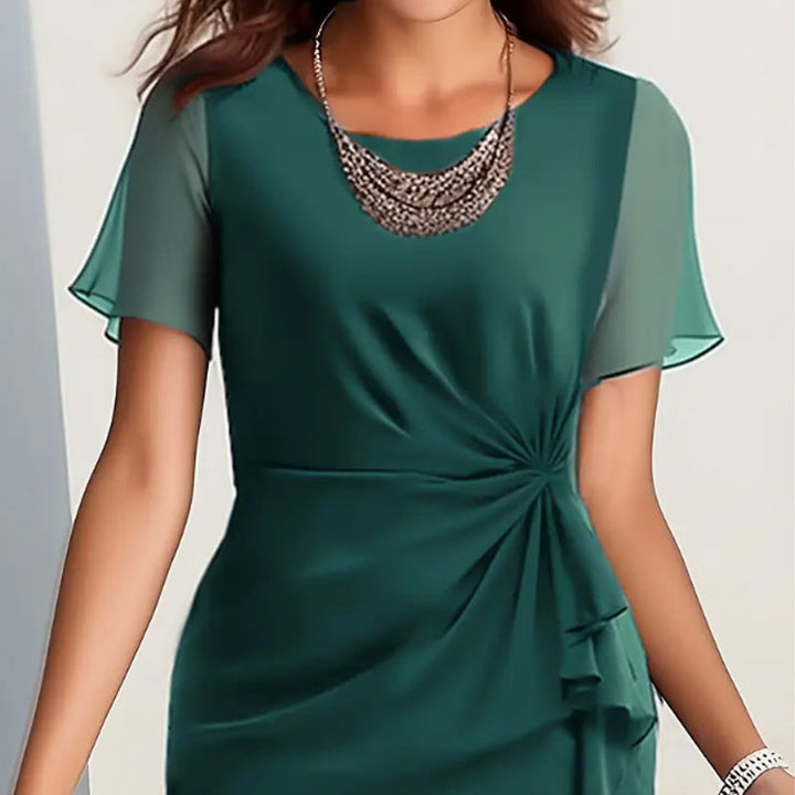 Elegant Solid Colour Dress – Flattering Fit